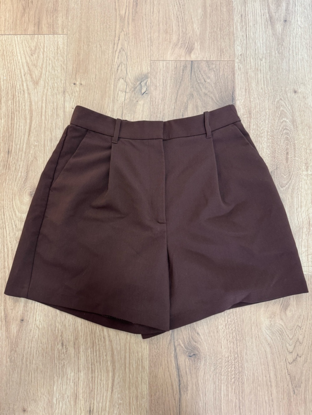 Abercrombie tailored brown short